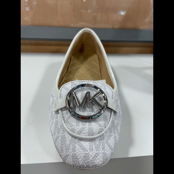 Michael Kors flats in white - Picture 9 of 14